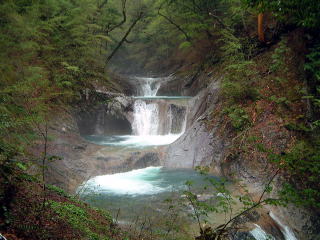 西沢渓谷七つ釜五段の滝