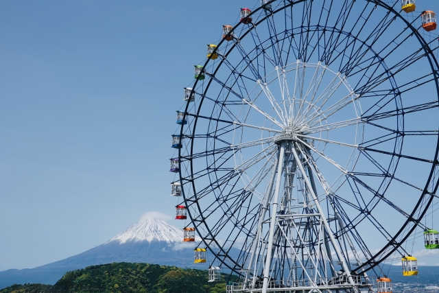 富士川楽座の観覧車と富士山