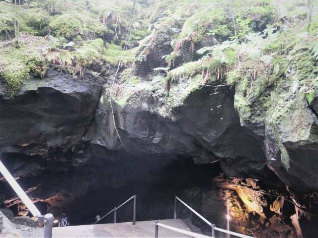 富岳風穴
