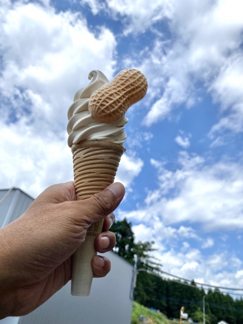 落花生ソフトクリーム