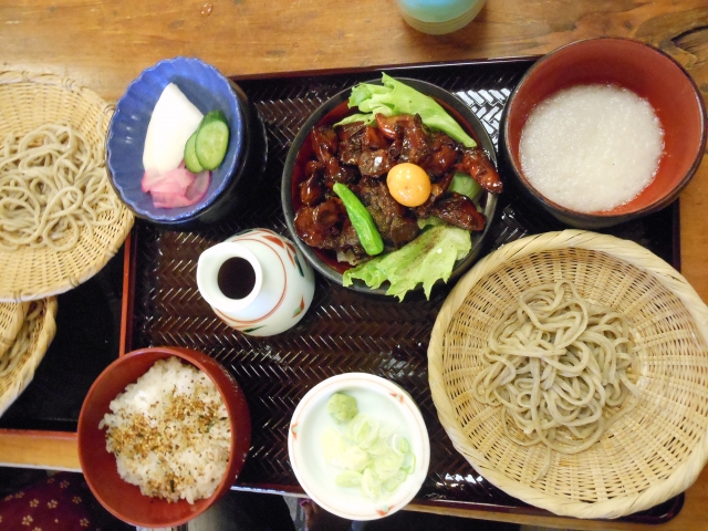 甲府鳥もつセット