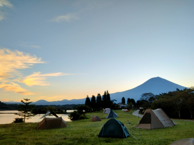 田貫湖キャンプ場と富士山