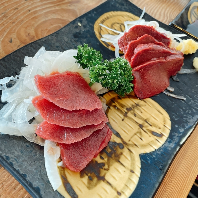 馬刺し