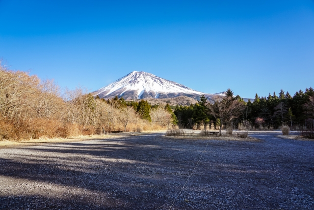 西臼塚駐車場と富士山