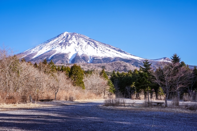 西臼塚駐車場と富士山