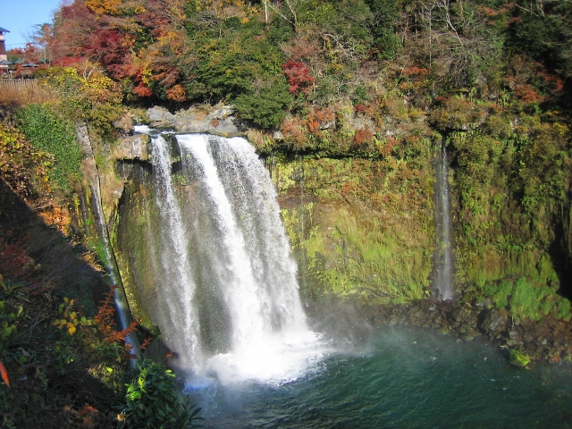 音止めの滝
