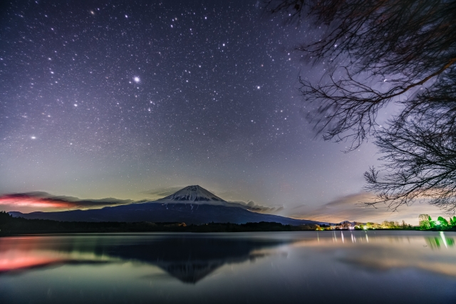 星空と田貫湖と富士山