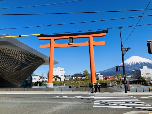 浅間大社一の鳥居前