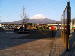 道の駅ふじおやまより富士山を望む